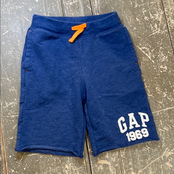 GAP Shorts - Picture 1 of 2